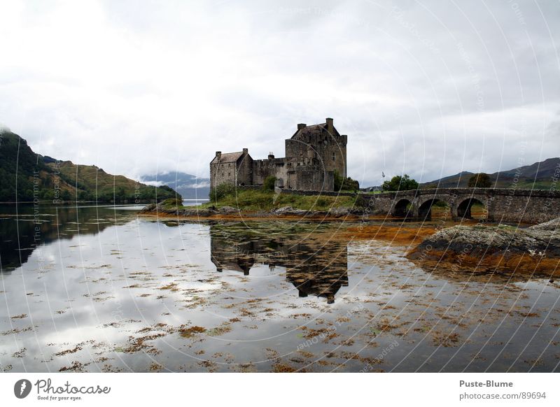 Eilean Donan Castle Highlander